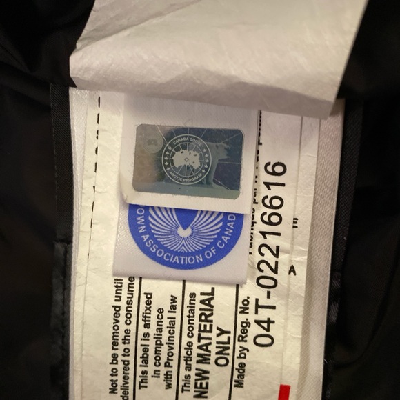 Authentic Canada Goose Coat - Picture 4 of 7